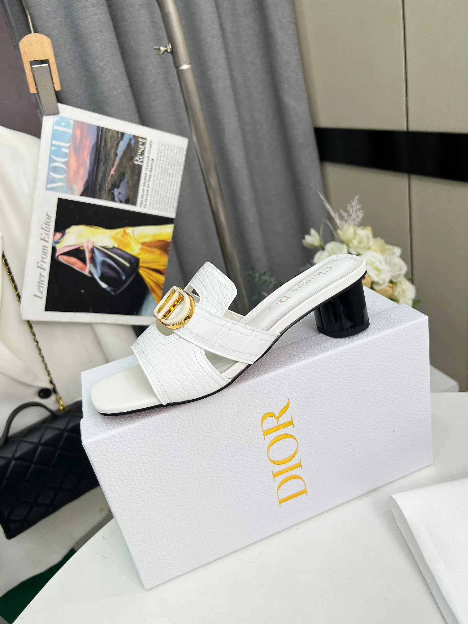 👟👟Ex-factory price 380👟👟 Genuine leather bottom +30 Dior spring and summer new style, cowhide surface, sheepskin lining + double-layer buckle, heel height 4.5cm, size 35-42